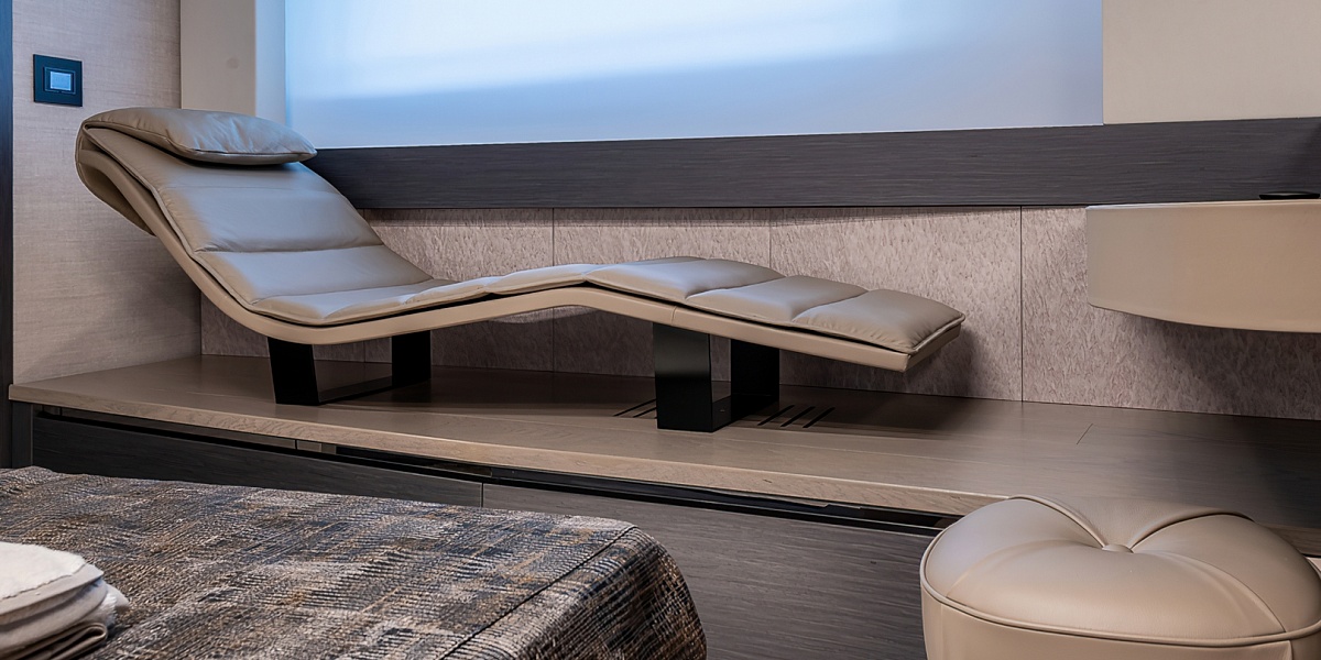 Продается моторная яхта PERSHING 8X 2022г.